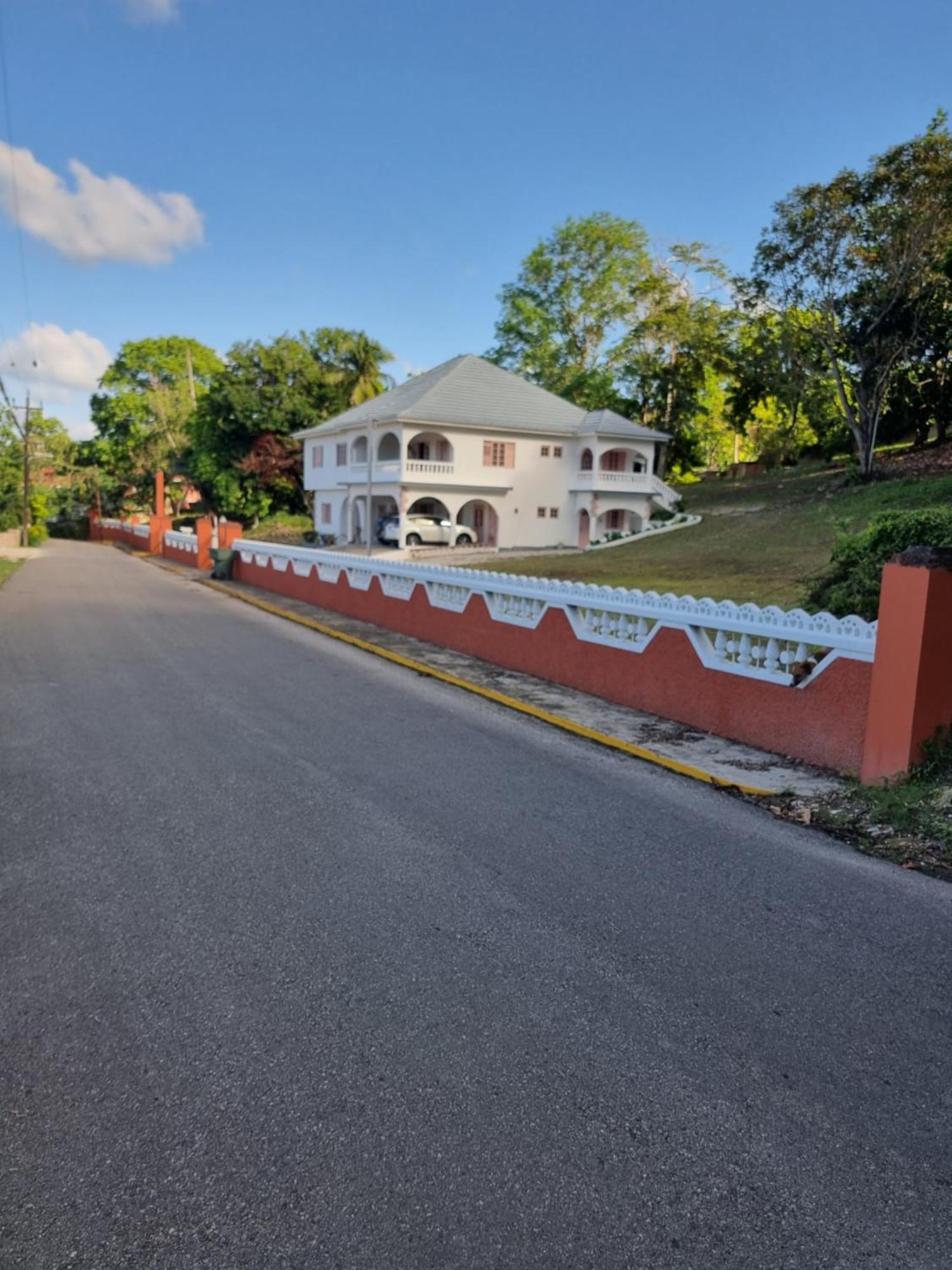 Shaw Park Gem Apt 12D Ocho Rios Kültér fotó